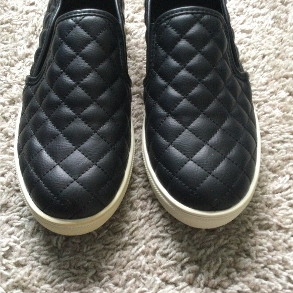 🔥🔥HOST PIC🔥🔥Steve Madden Quilted Loafers - Picture 8 of 11